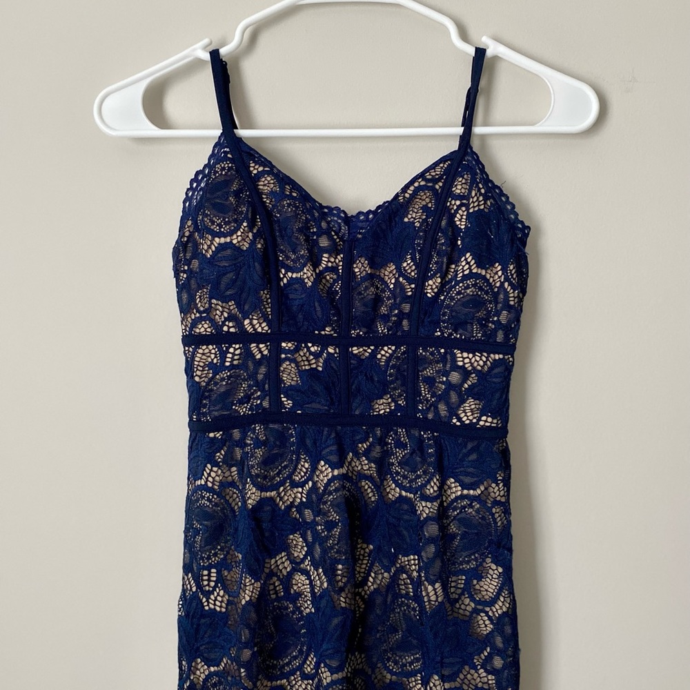 Lace midi dress
